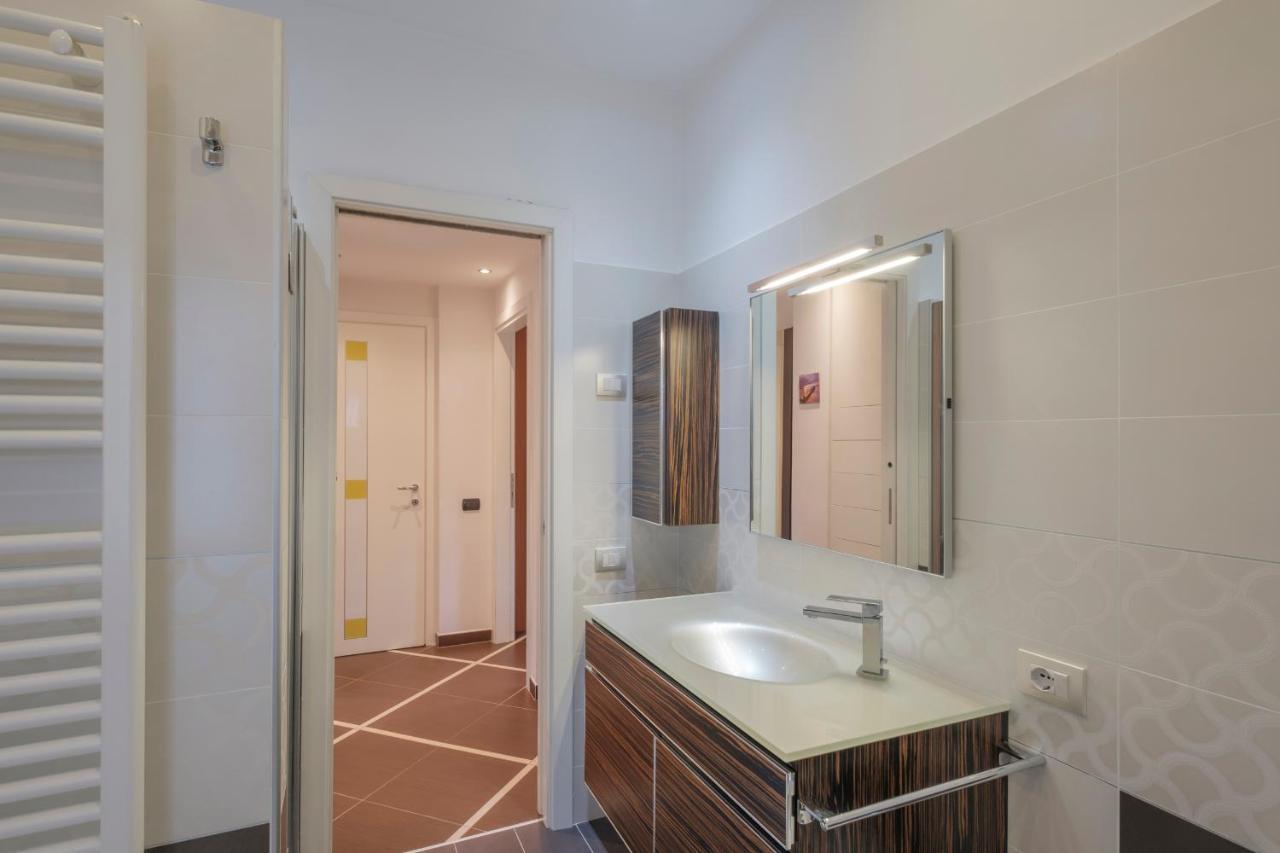 Aura Home Sirmione - 2 Bedrooms Apartment Eksteriør bilde